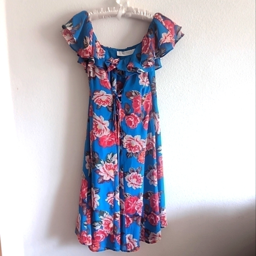 NWT ASTR The Label blue Cassidy Floral dress size Small